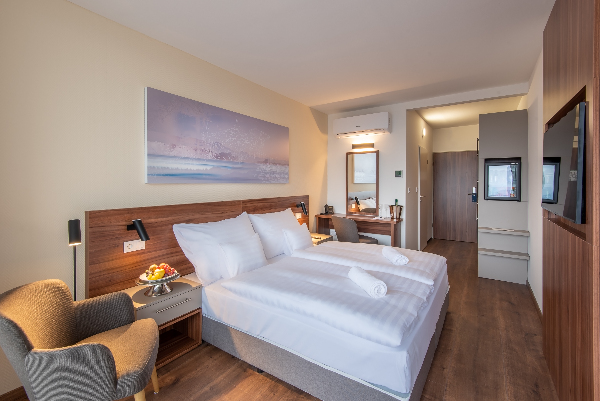 Hunguest Hotel Panoráma, Superior  twin/double room with lake view